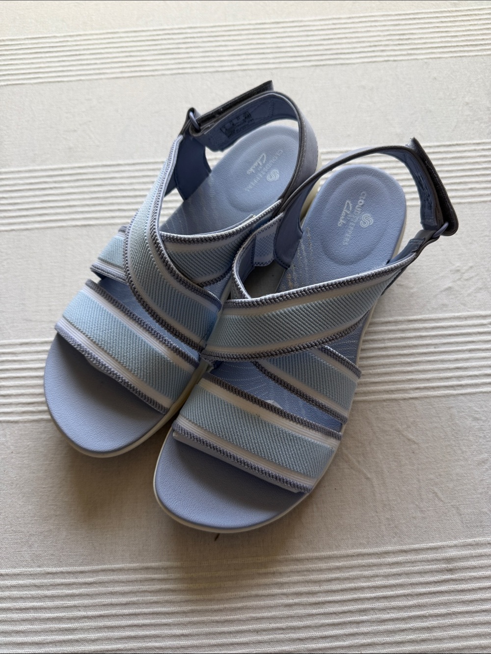 Clarks Cloud StepperWomen’s Lavender Sandals